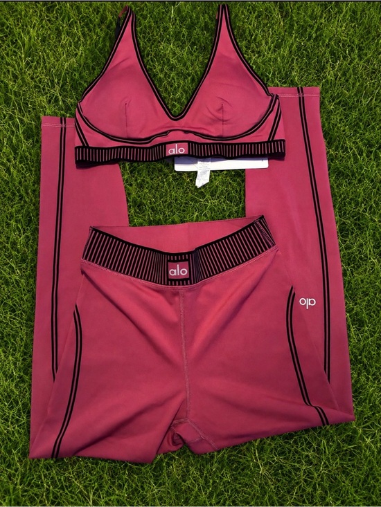 ALO Yoga Other - Alo Airlift Sports Bra & Leggings Set